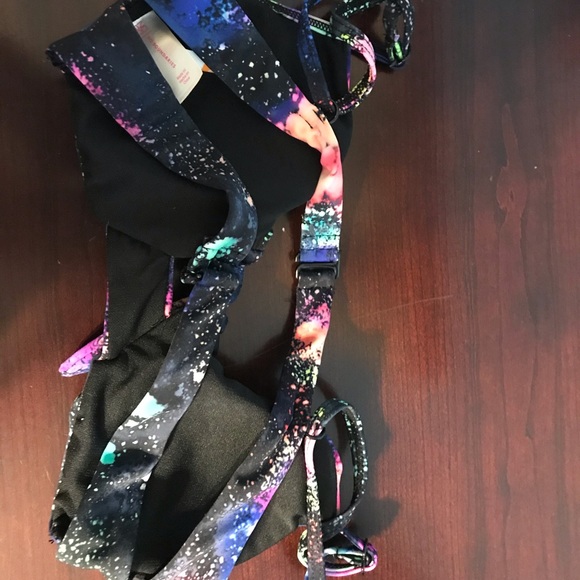 Bikini - Picture 2 of 6